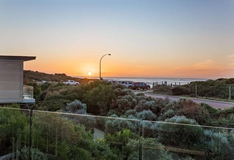 호텔 Smiths Beach Resort