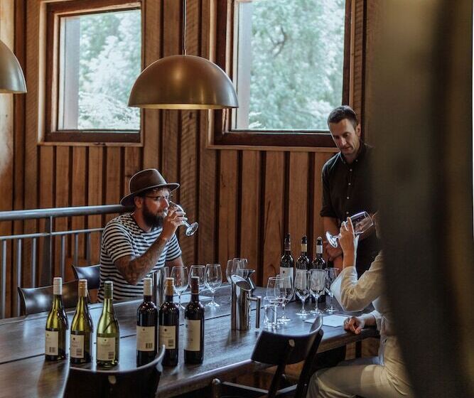 호텔 Smiths Beach Resort