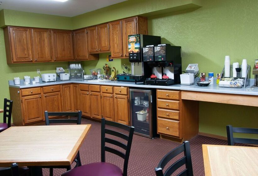 فندق Super 8 By Wyndham Arkansas City Ks