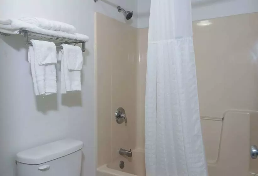 Отель Super 8 By Wyndham Arkansas City Ks