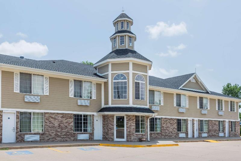 فندق Super 8 By Wyndham Arkansas City Ks