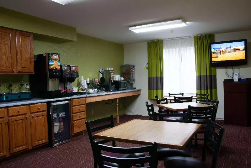 Отель Super 8 By Wyndham Arkansas City Ks