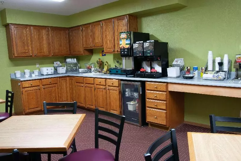 Отель Super 8 By Wyndham Arkansas City Ks