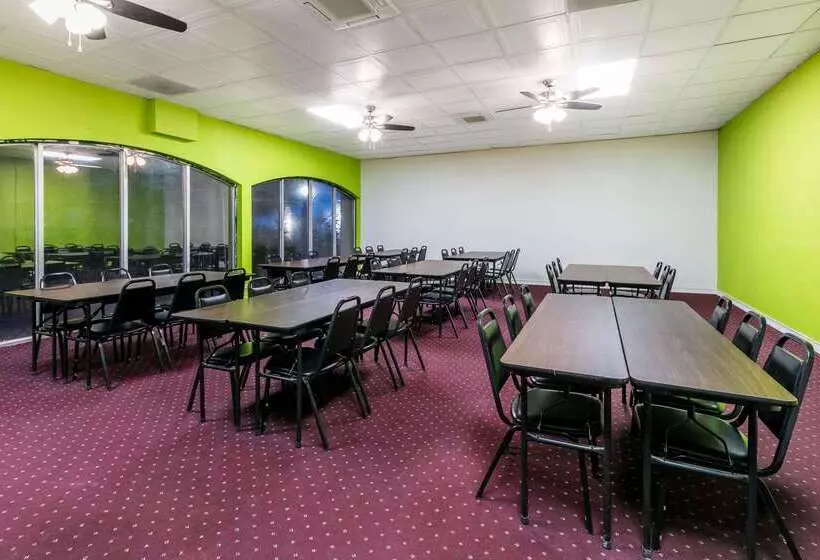 בית מלון כפרי Super 8 By Wyndham Ft Stockton