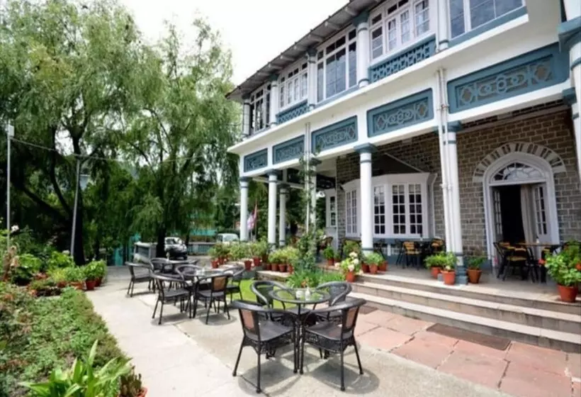 هتل The Palace Balvedere