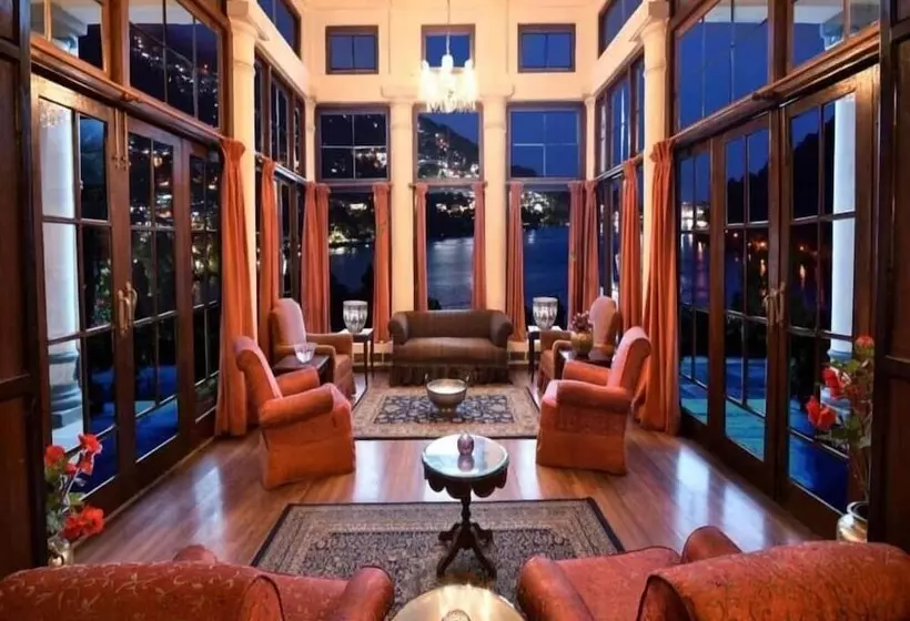 هتل The Palace Balvedere