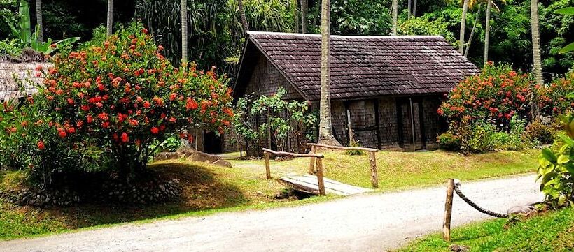 هتل The Still Beach House