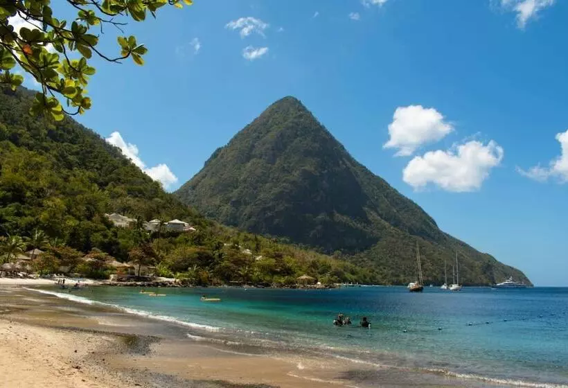 هتل The Still Beach House