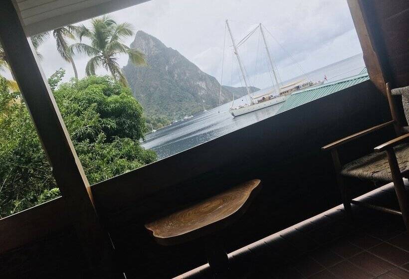 هتل The Still Beach House