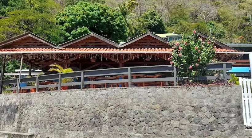 هتل The Still Beach House