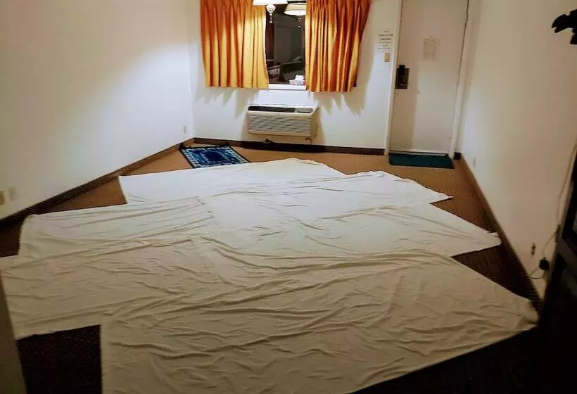 Отель Travel Inn Hearst