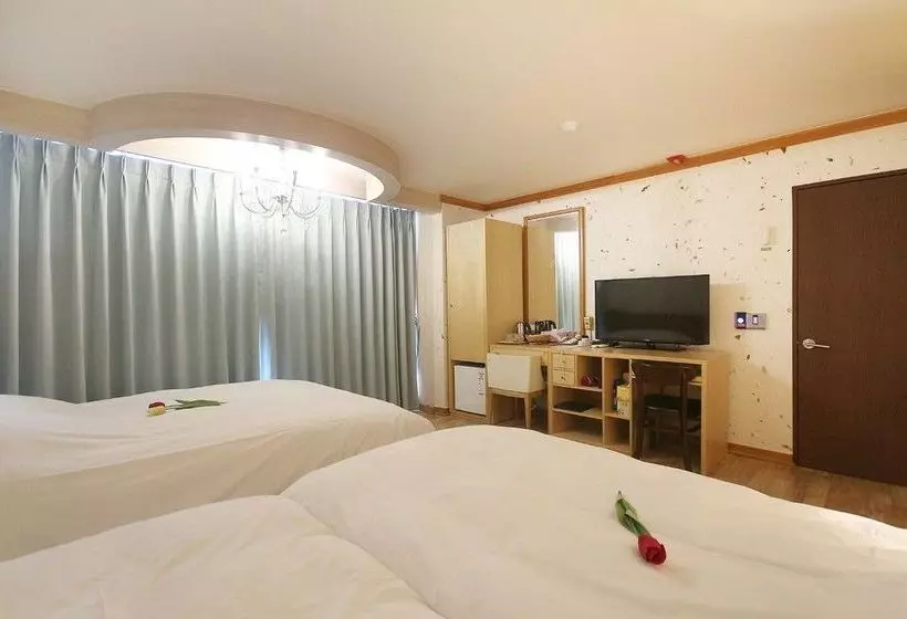 בית מלון כפרי Jeonju Tourist