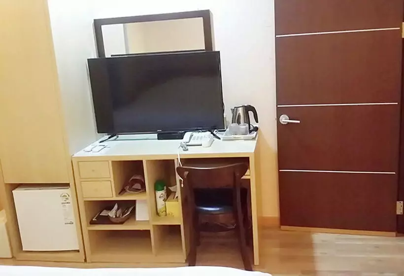 בית מלון כפרי Jeonju Tourist