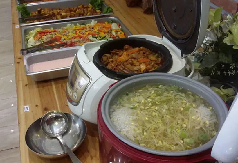 בית מלון כפרי Jeonju Tourist