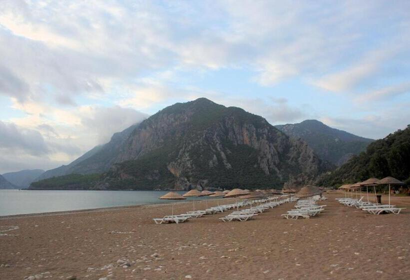 Canada Hotel & Bungalows