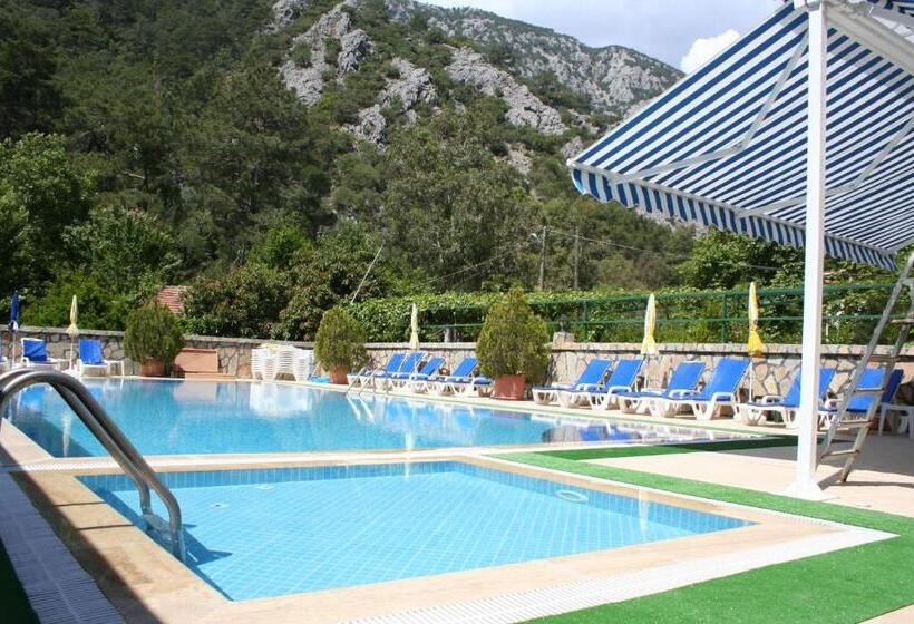 Canada Hotel & Bungalows