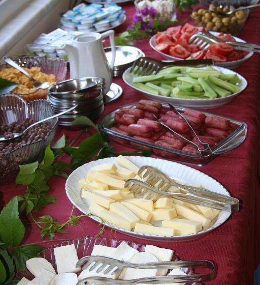 Canada Hotel & Bungalows