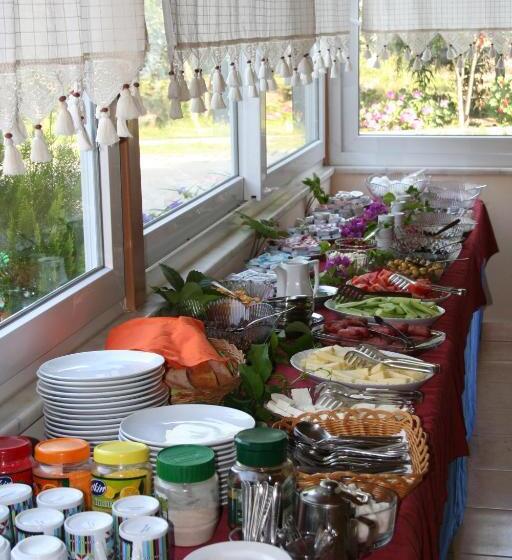 Canada Hotel & Bungalows