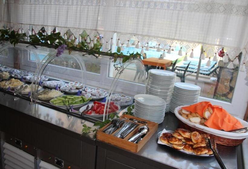 Canada Hotel & Bungalows