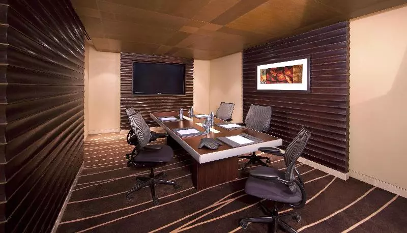 Отель Anantara Eastern Mangroves Abu Dhabi