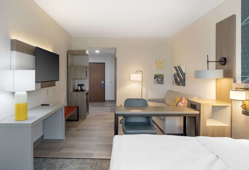 فندق Comfort Suites