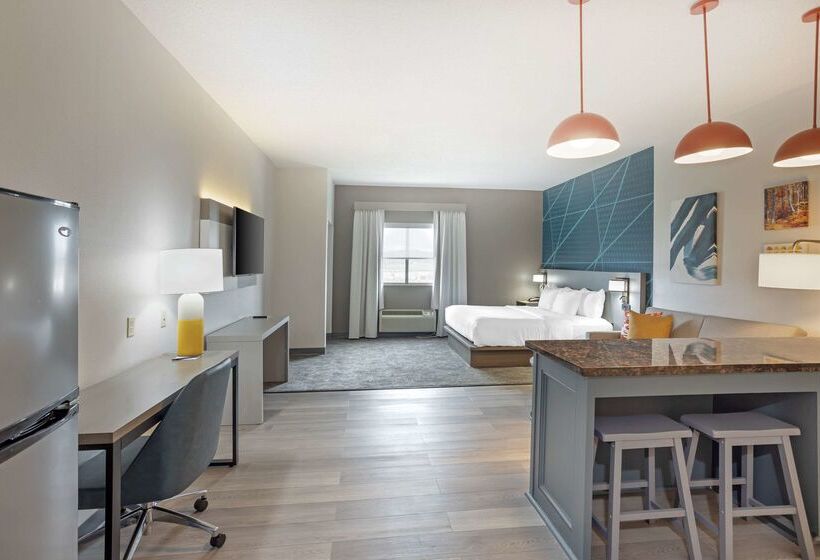 فندق Comfort Suites