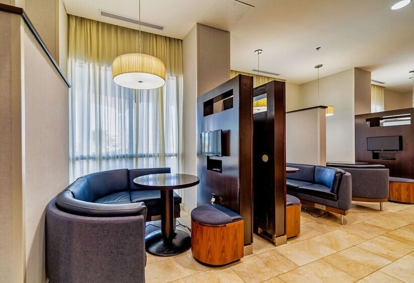 ホテル Courtyard Biloxi North/d'iberville