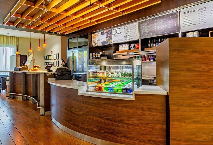 ホテル Courtyard Biloxi North/d'iberville