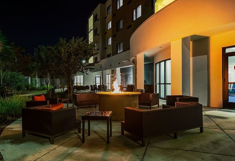 ホテル Courtyard Biloxi North/d'iberville