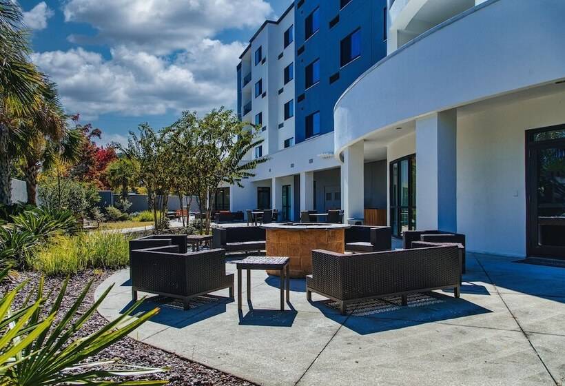 ホテル Courtyard Biloxi North/d'iberville