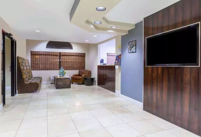 호텔 Days Inn By Wyndham Camp Verde Arizona