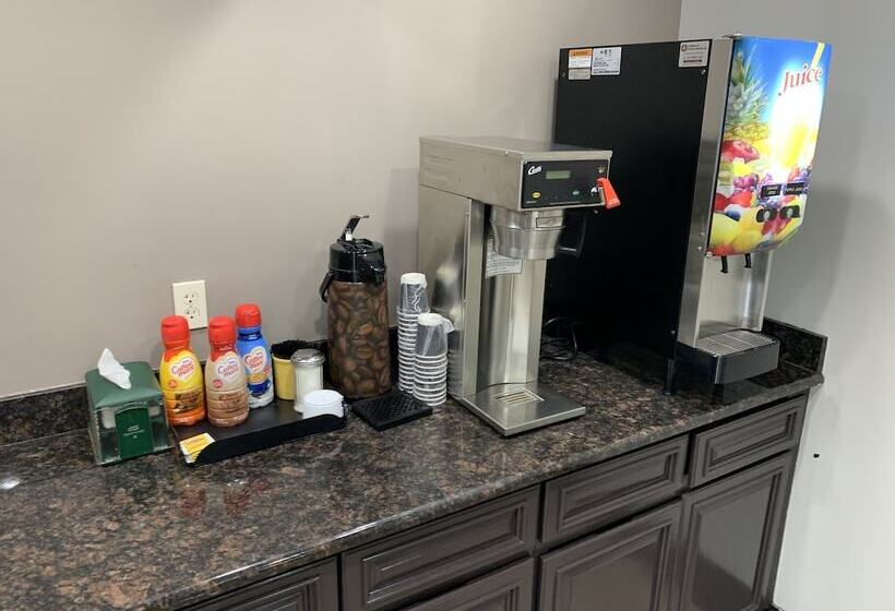 בית מלון כפרי Red Roof Inn Copiague