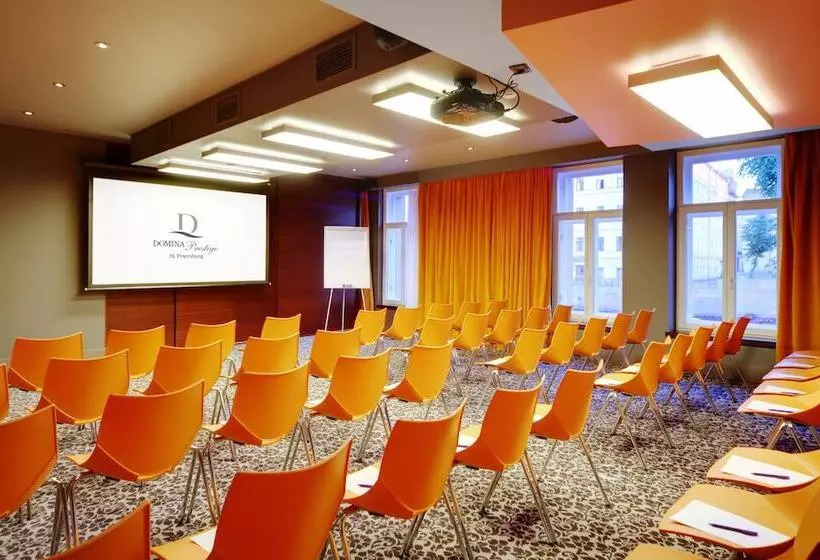 هتل Domina St. Petersburg
