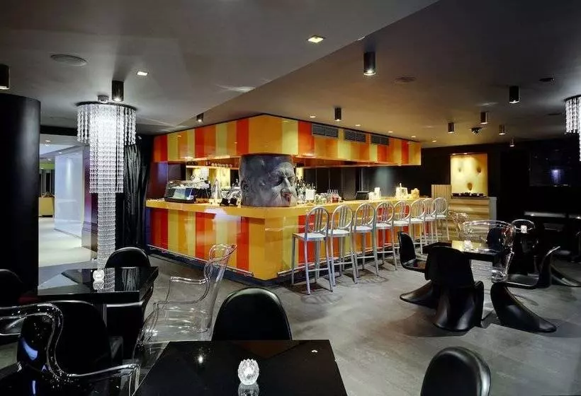 هتل Domina St. Petersburg