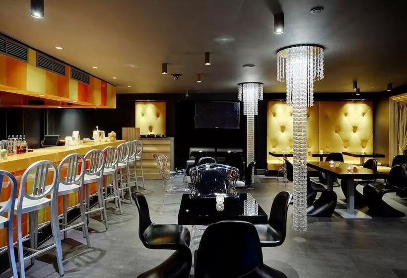 هتل Domina St. Petersburg