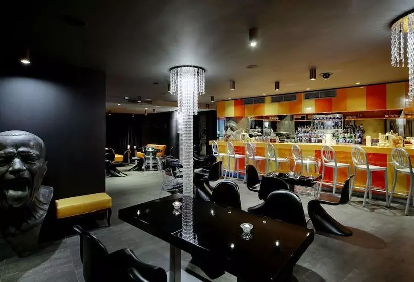 هتل Domina St. Petersburg