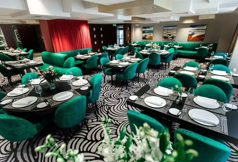 هتل Domina St. Petersburg