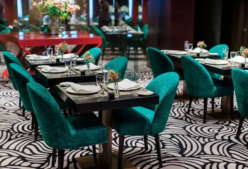 هتل Domina St. Petersburg