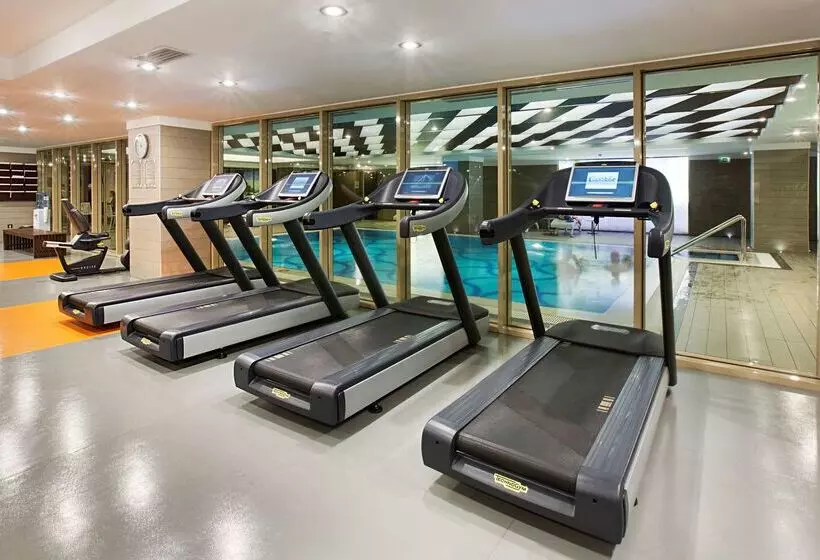 ホテル Doubletree By Hilton Istanbul Avcilar