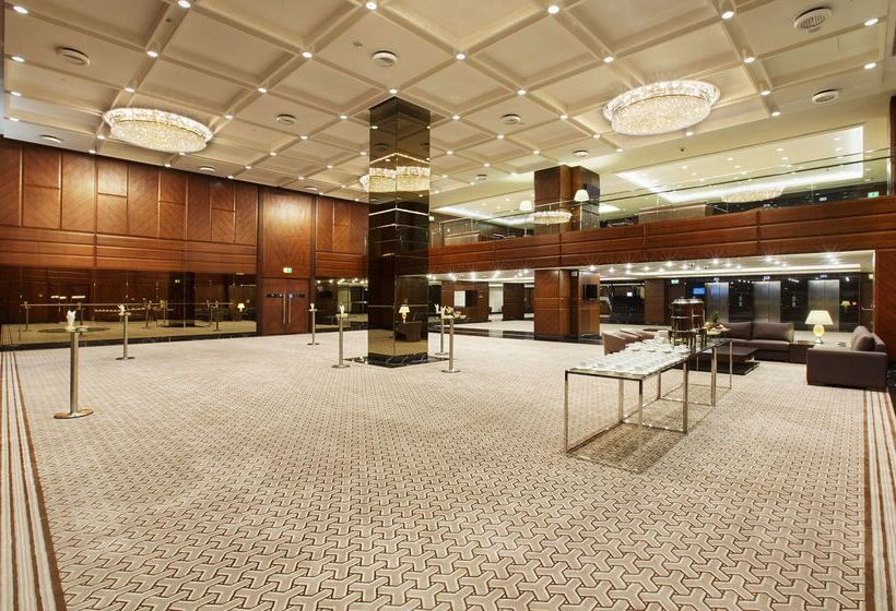 فندق Doubletree By Hilton Istanbul Avcilar