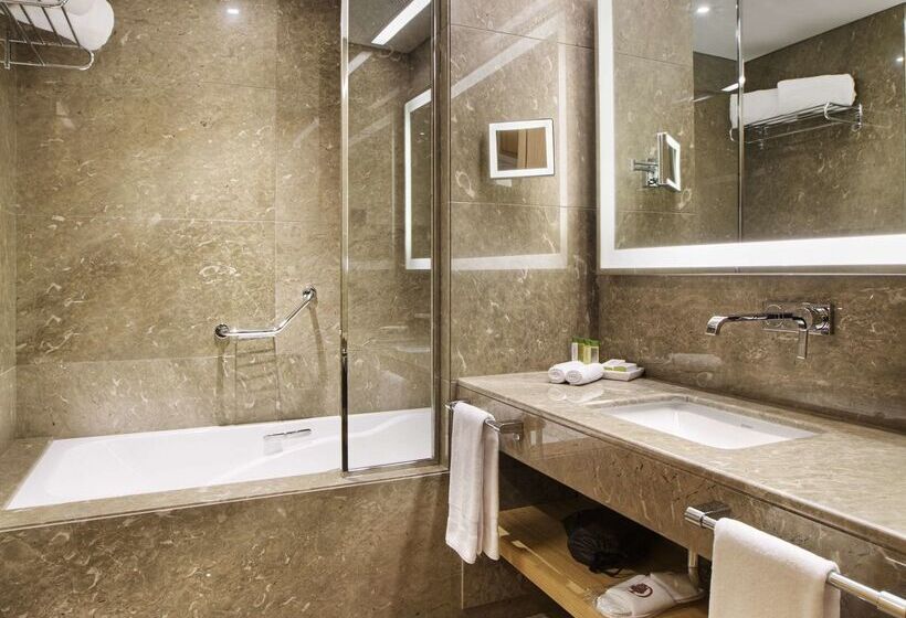 فندق Doubletree By Hilton Istanbul Avcilar