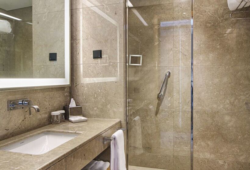 فندق Doubletree By Hilton Istanbul Avcilar