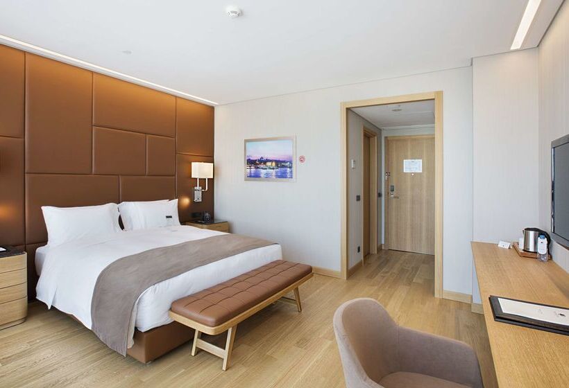 فندق Doubletree By Hilton Istanbul Avcilar