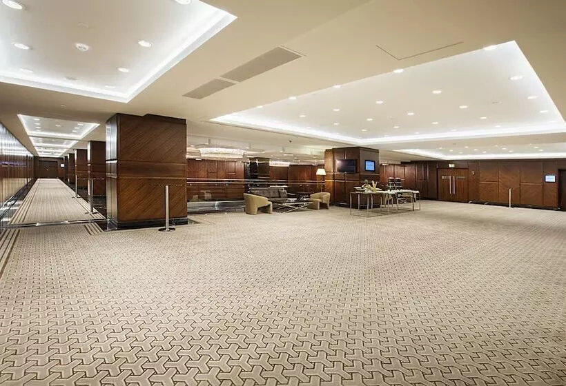 ホテル Doubletree By Hilton Istanbul Avcilar