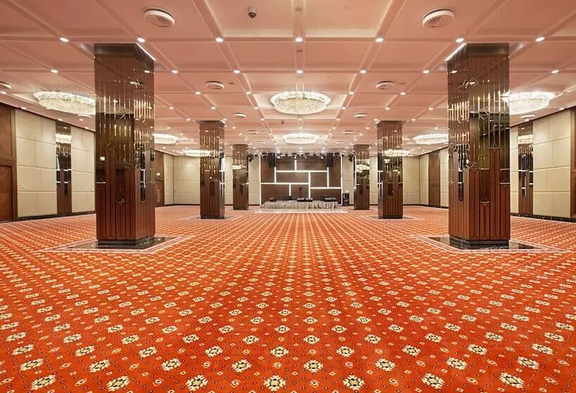 ホテル Doubletree By Hilton Istanbul Avcilar