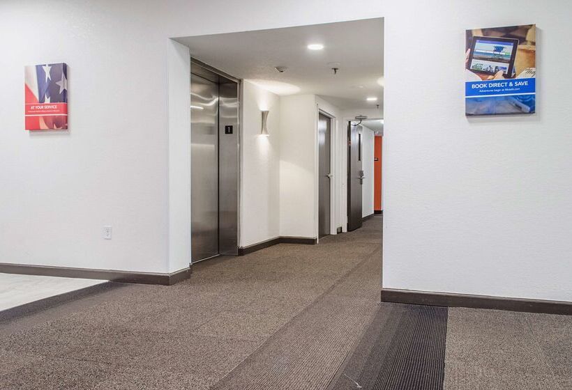 Отель Holiday Inn Express Boston Brockton, An Ihg