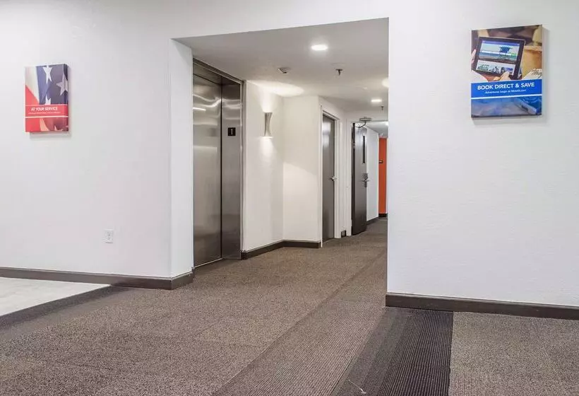 בית מלון כפרי Holiday Inn Express Boston Brockton, An Ihg