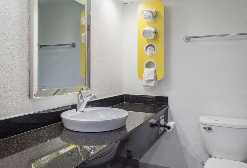 Отель Holiday Inn Express Boston Brockton, An Ihg