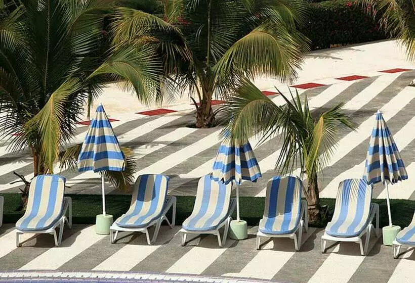 בית מלון כפרי Les Amaryllis Saly