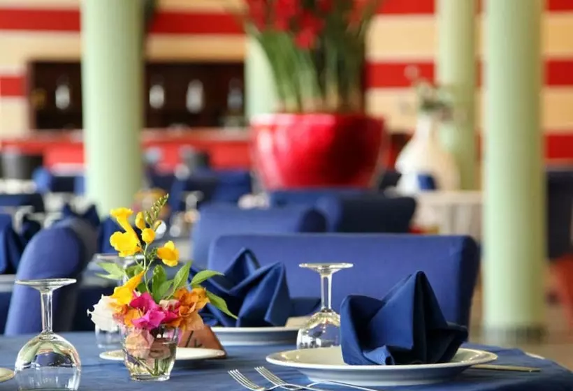 בית מלון כפרי Les Amaryllis Saly